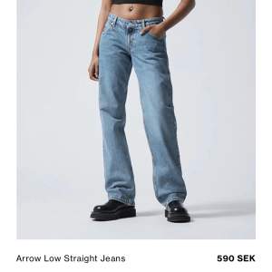 Populära slutsålda Arrow lågmidjade jeans från weekday. Storlek 25/32. Köpare står för frakt💞 nypris 590