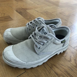 Sneakers Palladium - Sneakers Palladium Storlek 40 Använda endast en gång