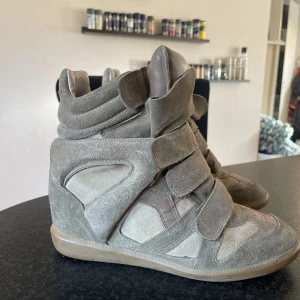 Isabel marant strl 39 - Gröna isabel marant, storlek 39. Nypris 5200 kr