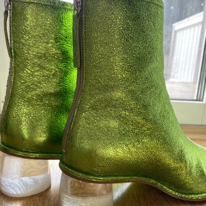 Gröna Boots från Stine Goya  - Stl 40 Endast provade inomhus. Nypris 3 515 SEK