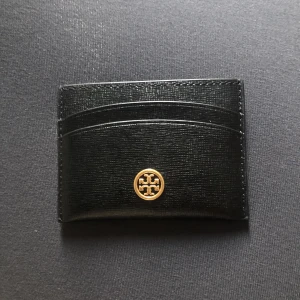 Tory Burch, Robinson vars case new - Oanvänd card case, nyskick  Org pris 1100  Priset går även att diskuteras 