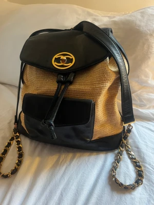 Chanel Ryggsäck från 80 tal - Väldigt speciell ryggsäck från Chanel. Rattan Raffia backpack