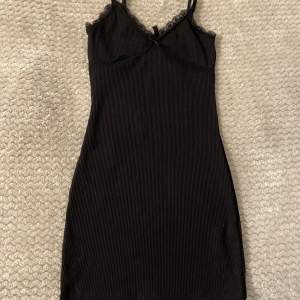 Fin svart klänning i storlek s, knappt använd 