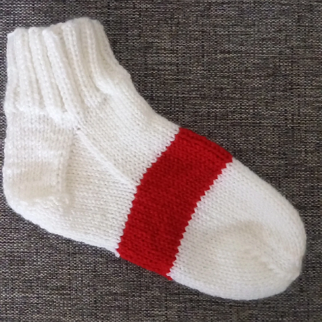 Nya vita raggsockar med röd rand stl 36-39 - 90