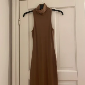 Klänning Zara - Snygg klänning från zara🤩