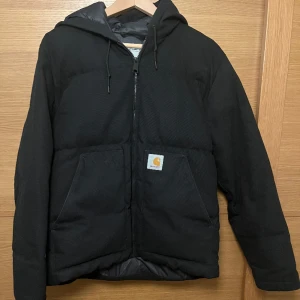 Carhartt jacka - Använd en vinter, inga defekter. 