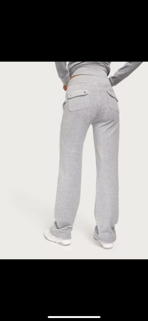 GRÅ JUICY - säljer mina grå juicy i xxs i jätte bra skick inga skador och pris kan diskuteras 