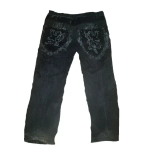 Feta baggy byxor - Feta jeans. Säljer för jag inte använder som så mycket och försöker spara upp t ett par andra