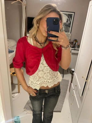 Röd bolero  - Så fin röd bolero 