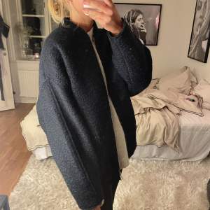 Oversized Bomber jacka från zara  Aldrig andvänd 