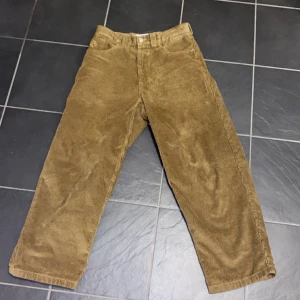 Polar big boys - Knappt andvända loggan back är uppochnervänd (fick den så när jag köppte dem). Men det syns inte med bälte ändå