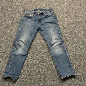 Levis Jeans 502 - Säljer för att jag har växt ur. Bara skriva för fler frågor