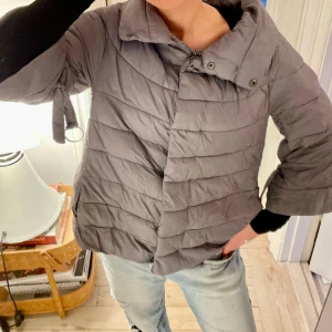 Grå trekvartsjacka😍 - Storlek M