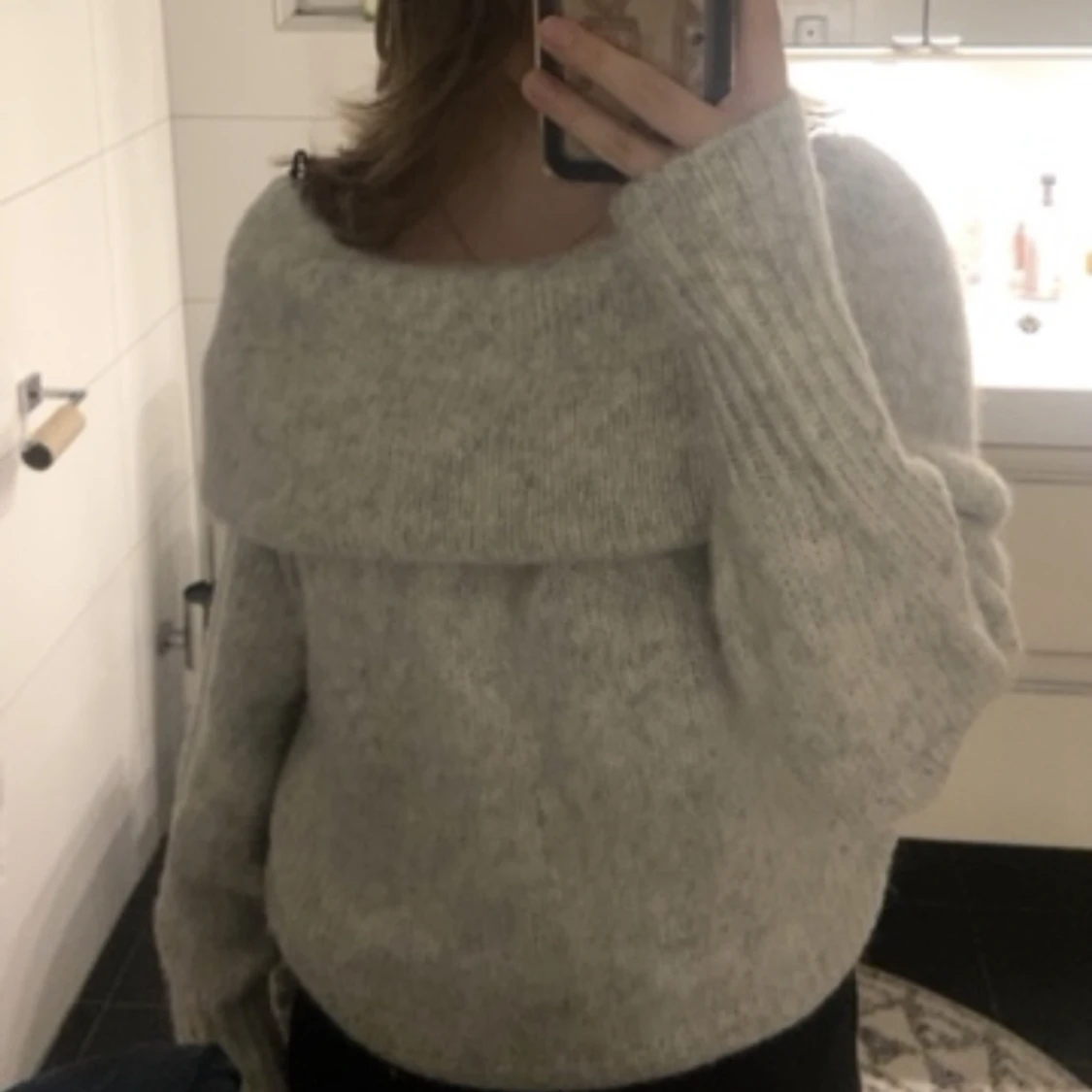 Stickad tröja off shoulder  - 91