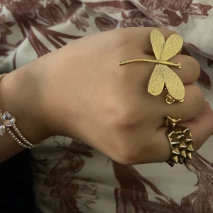 Dragonfly ring  - Säljer denna as snygga trollslända ringen. Väldigt populär och snygg !! 150kr styck paketpris vid köp av flera 