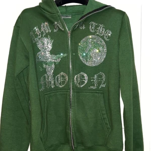 Aimforethemoon zip Hoddie  - Andvänd 2 gånger inga fläckar eller hål storlek s passar m.