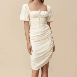 Adoore klänning - Säljer min fina adoore palermo dress klänning cerise rosa, som endast använt fåtal gånger🩷🌸nypris ca 1400kr