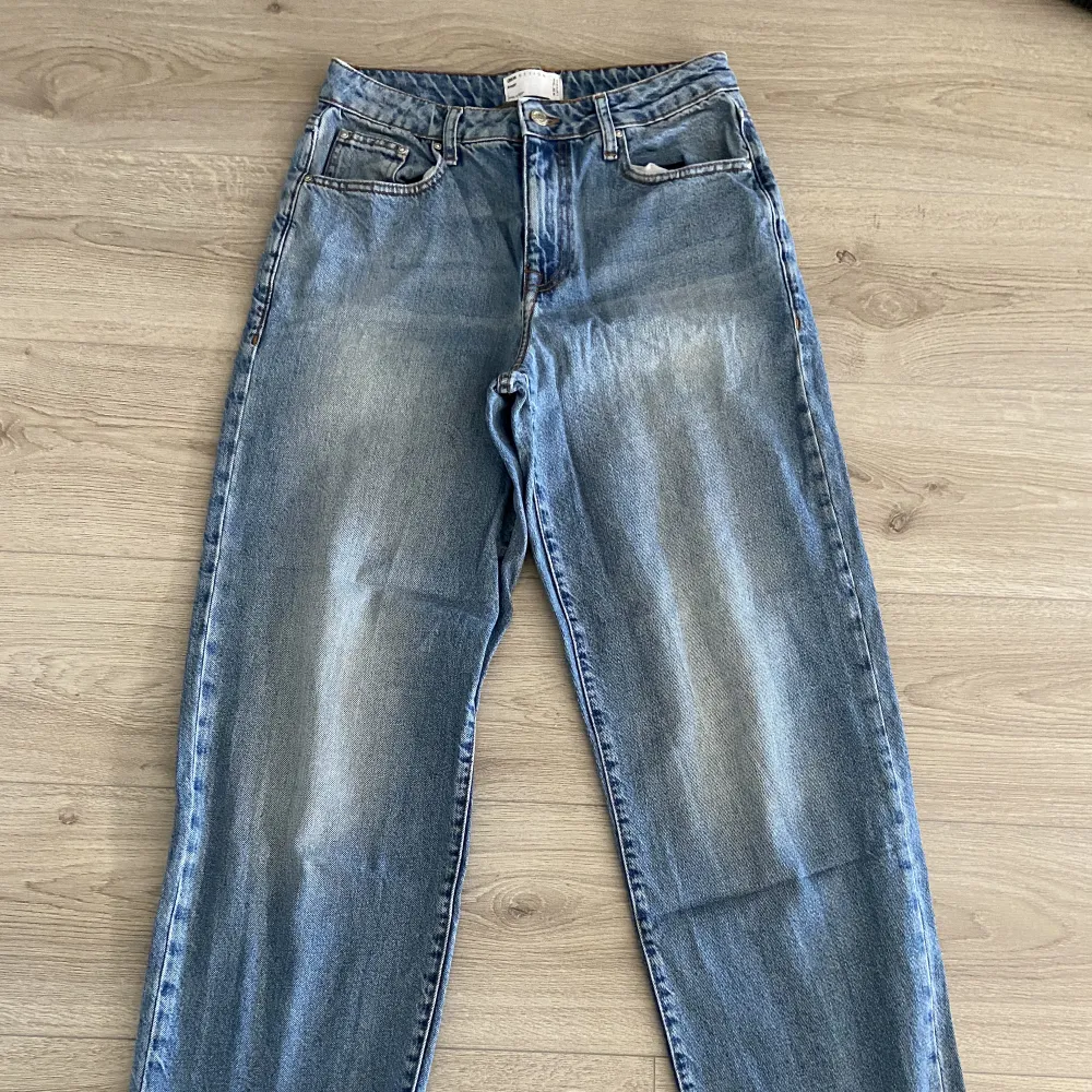 30/32 Fint skick  Säljs pga felköp. Jeans & Byxor.