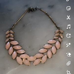 Dam halsband 🌸 - Bra skick oanvänd 🌸🌺!