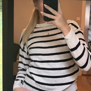 Randig tröja  - Superfin randig tröja. Aldrig använd 💞💞