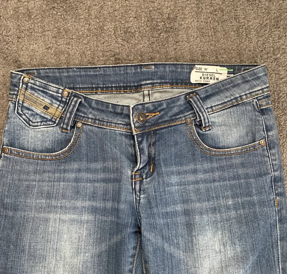 Jätte snygga lågmidjade bootcut jeans från diesel, som jag köpt på plick men va för små. Jeans & Byxor.