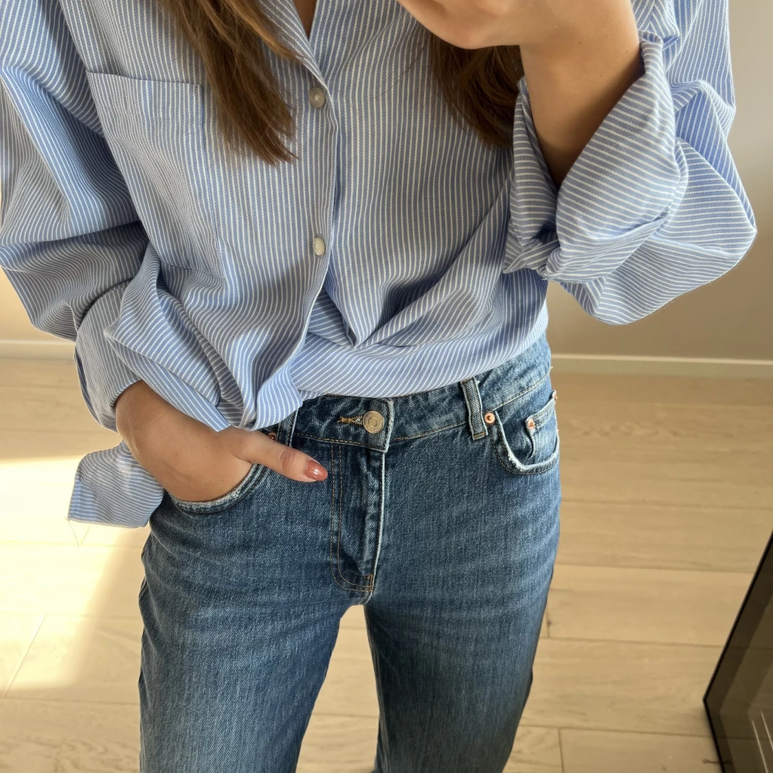 Mörkblåa jeans