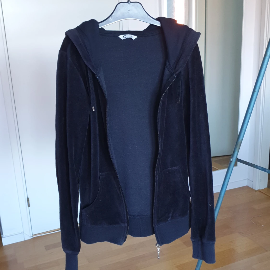 Svart övertröja - 90