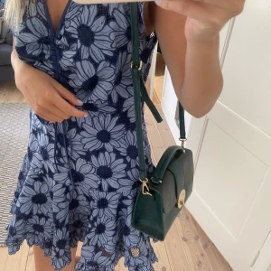 Väska - Säljer denna fina väska från lindex 