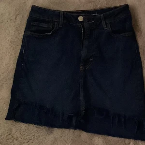 Jeanskjol - Blå jeanskjol i strl xs💕 100+frakt