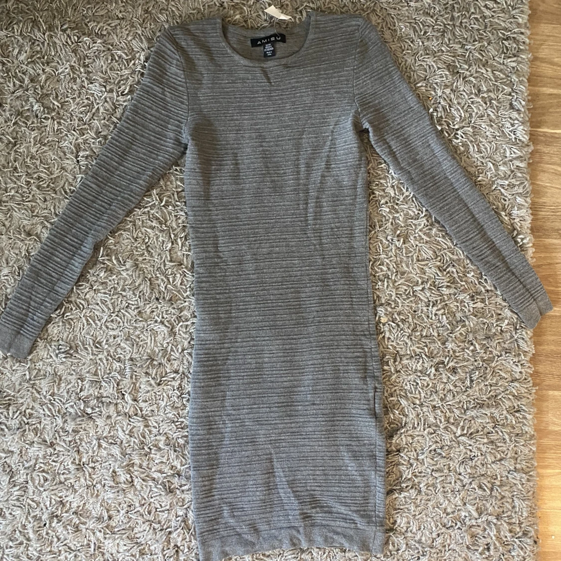 grå klänning  - 90