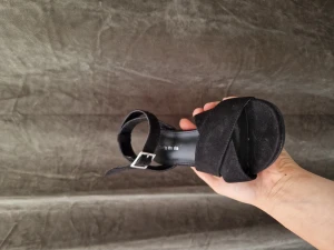 Svarta klackar - Inköpt för 400kr, använd 2-3 gånger. 