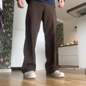 Baggy byxor  - Feta kostym byxor som jag har köpt för 950 kr! Jag är 184! 