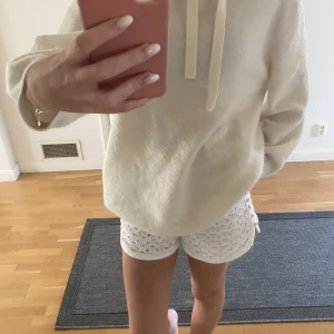 Spetsshorts - Jättefina Spetsshorts som tyvärr blivit för små för mig 🤍