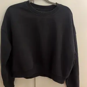 En snygg svart tröja 💞💞