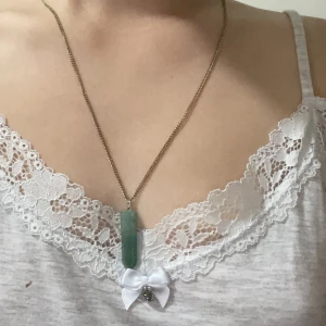 Halsband med kristall - En äkta adventurin i med ett halsband 🍄🌸