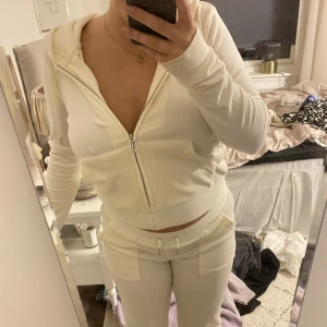 Juicy sett - Andvönt fårtal gånger, ser nytt ut! Säljer pgv att jag använder andra. Nypris 2400kr. Pris kan diskuteras