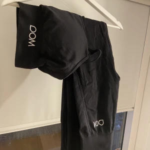 DOM träningset  - Super sköna träningskläder.  Aldrig använt!  