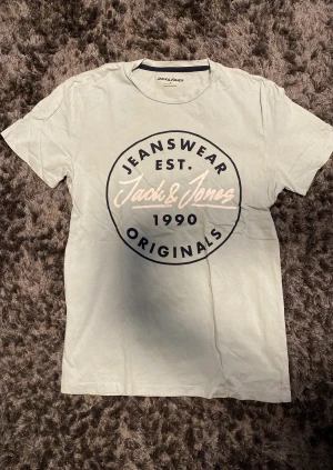 T-shirt - T-shirt från Jack and Jones  Tror inte den säljs längre  Inga fläckar eller hål  Knappt använd 