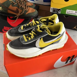 Nike x Sacai x Undercover - Feta skor från en SNS raffle. Personligen gillar jag inte färgkombon och därav har de använda max 5 gånger och sedan bara stått och samlat damm 