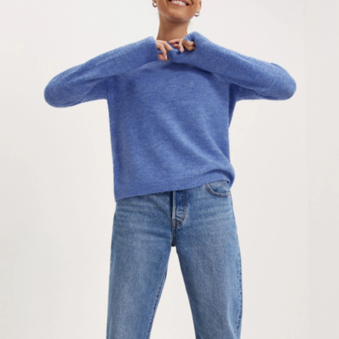 Blå stickad tröja  - 91