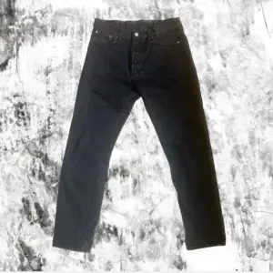 Säljer dessa snygga jeans från Weekday. W 31, L 30. Köparen står för frakten:)