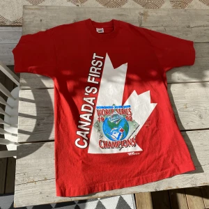 Vintage & Rare 1992 "Canada's First World Series Champions" Toronto Red Jays - Vintage & Rare 1992 "Canada's First World Series Champions" Toronto Red Jays