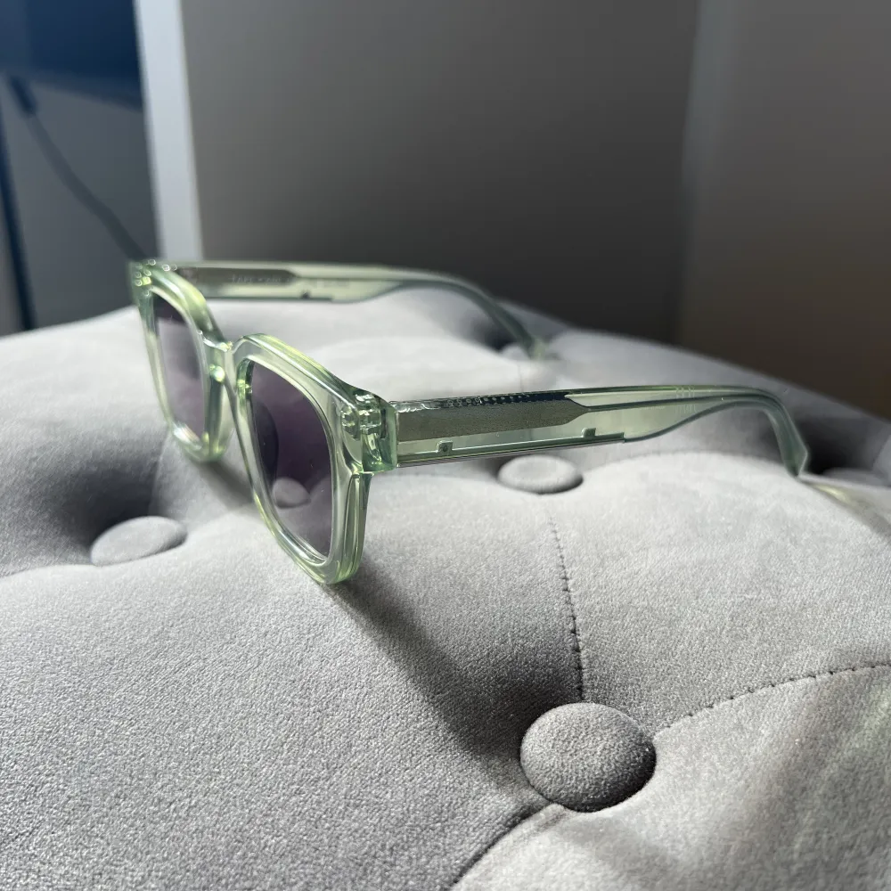 Gröba Chimi x hm glasögon i modellen 04. Jättesnygga och fräscha till sommaren😊. Accessoarer.