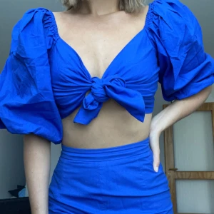 Blått set - Supersnyggt set som aldrig är använt.