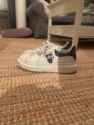 Karl Lagerfeld skor - (Ej äkta) i stl.39