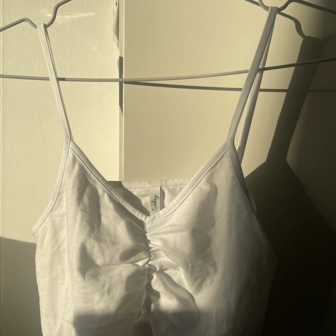 Vitt linne med slits i nederkanten - 90