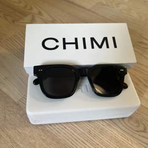 Säljer ett par riktigt snygga Chimi 04 i färgen svart. Använda fåtal gånnger vid frågor och funderingar hör gärna av dig // carl  