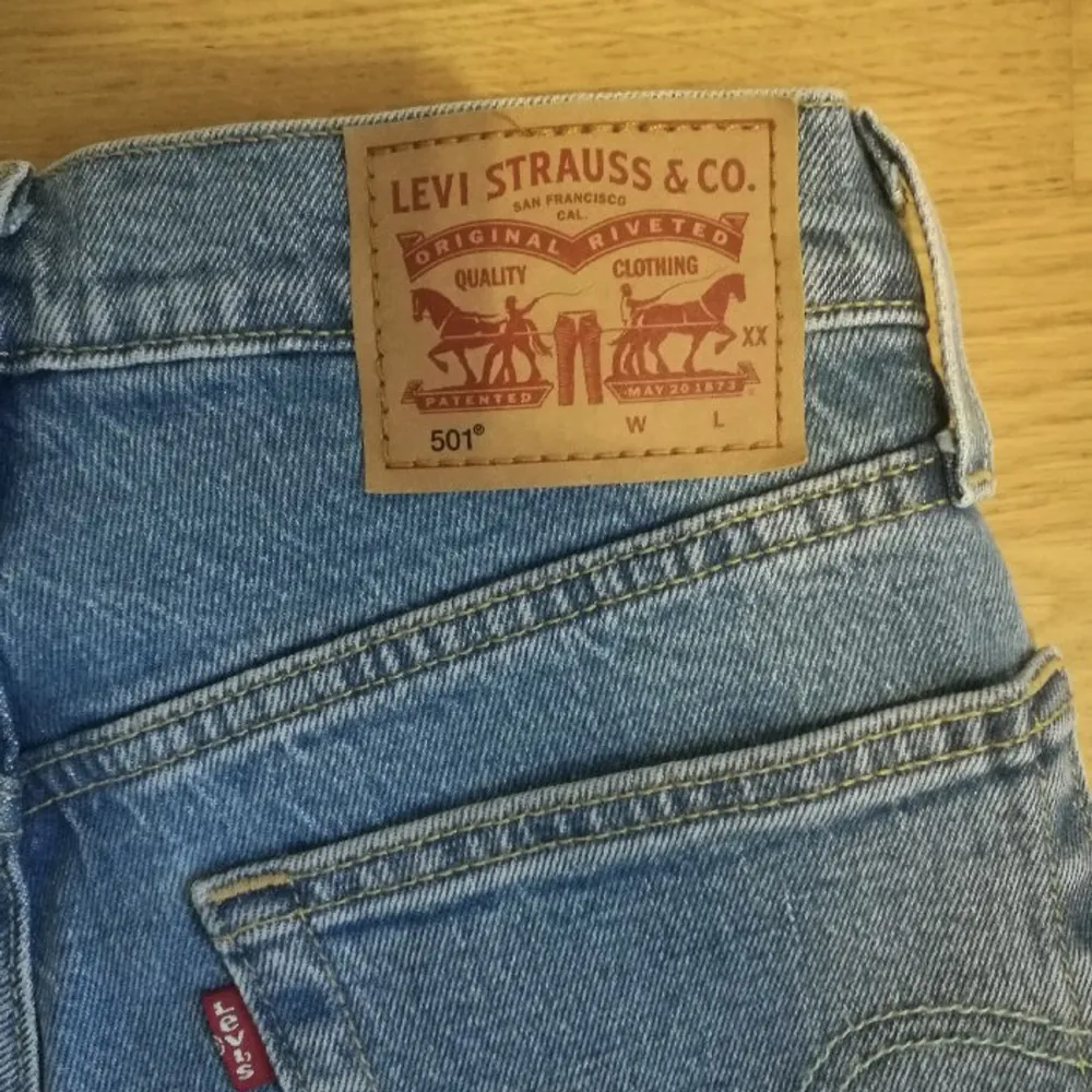 Helt nya, aldrig använda bara testade. Säljer då dem är för små. Storlek W24 L28❤️‍🔥. Jeans & Byxor.