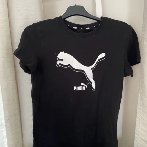 Tröja  - En puma tröja i S, aldrig använd säljer för den var för liten.