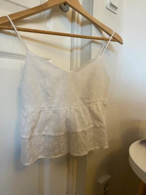Sommar topp - Somrigt linne från Shein, köptes förra året. I bra skick och bara använt ett par fåtal gånger💖 bilderna i annonsen är de ända som finns🙌🏼